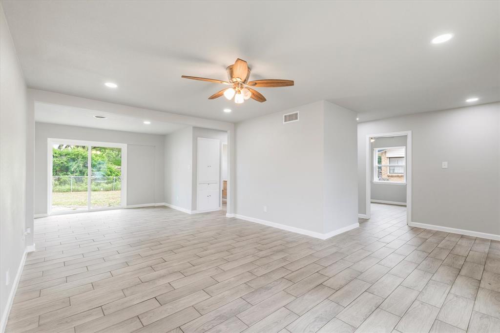 Valwood Park 10 - Residential