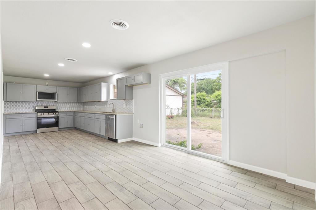 Valwood Park 10 - Residential