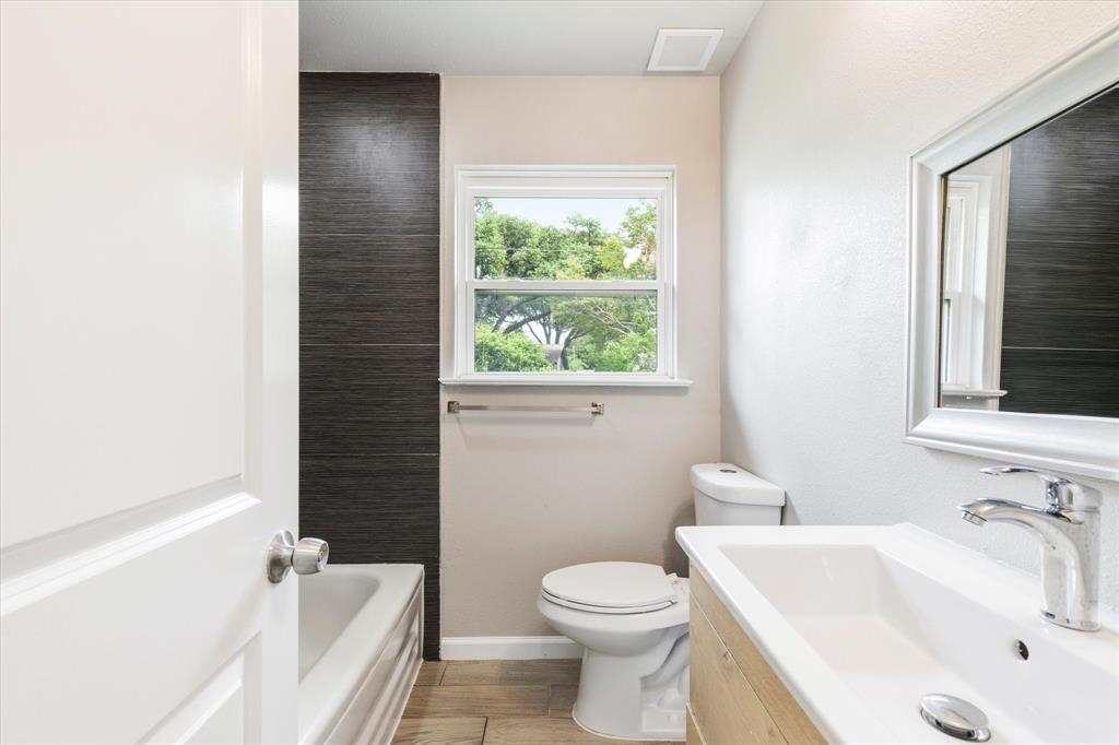 Valwood Park 10 - Residential