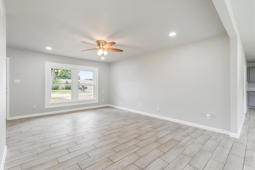 Valwood Park 10 - Residential