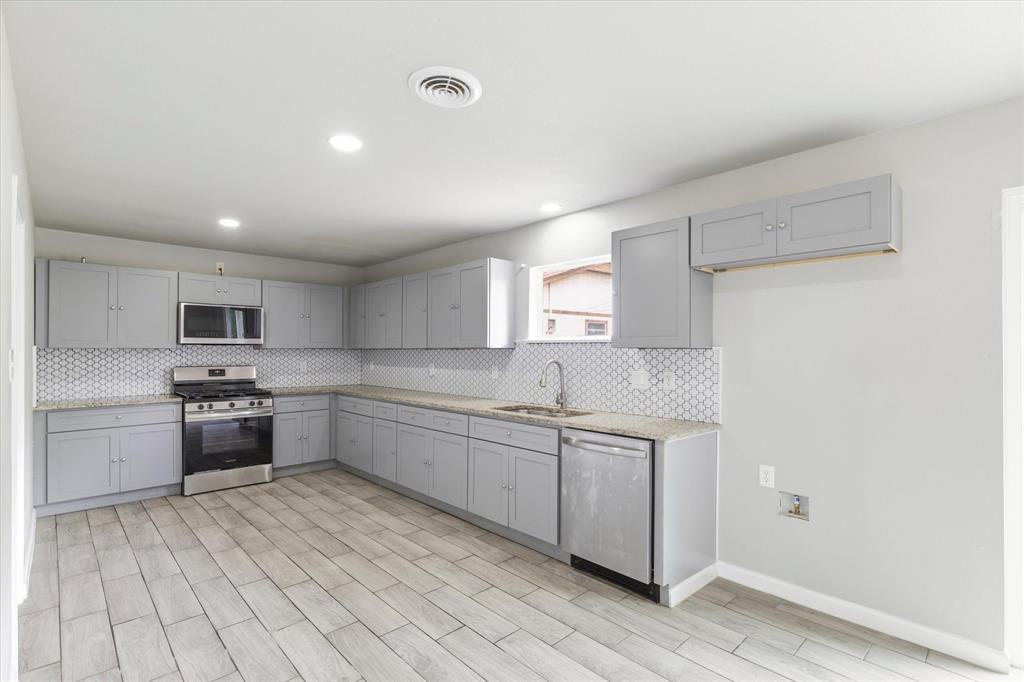 Valwood Park 10 - Residential