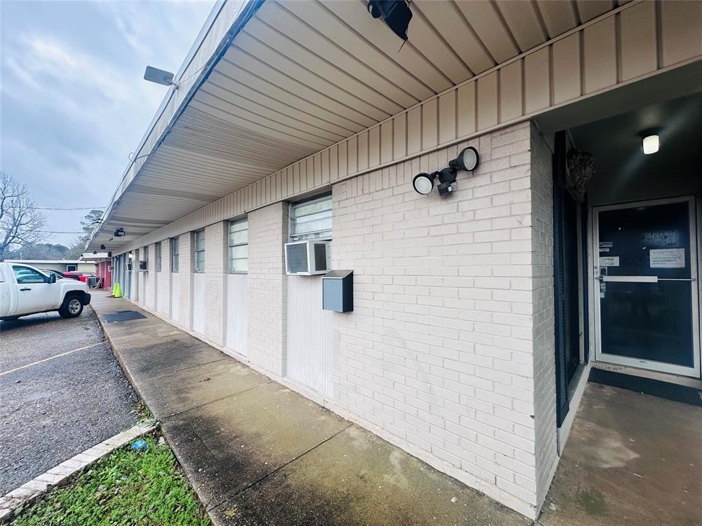 Yancys Southern Hils - Commercial Lease