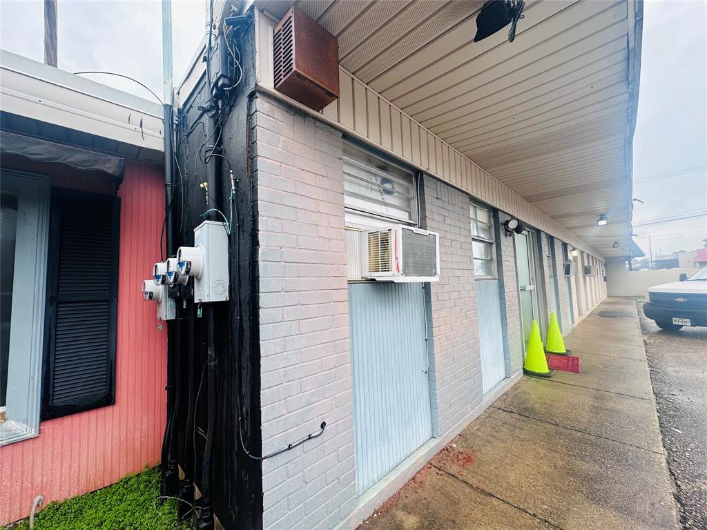 Yancys Southern Hils - Commercial Lease