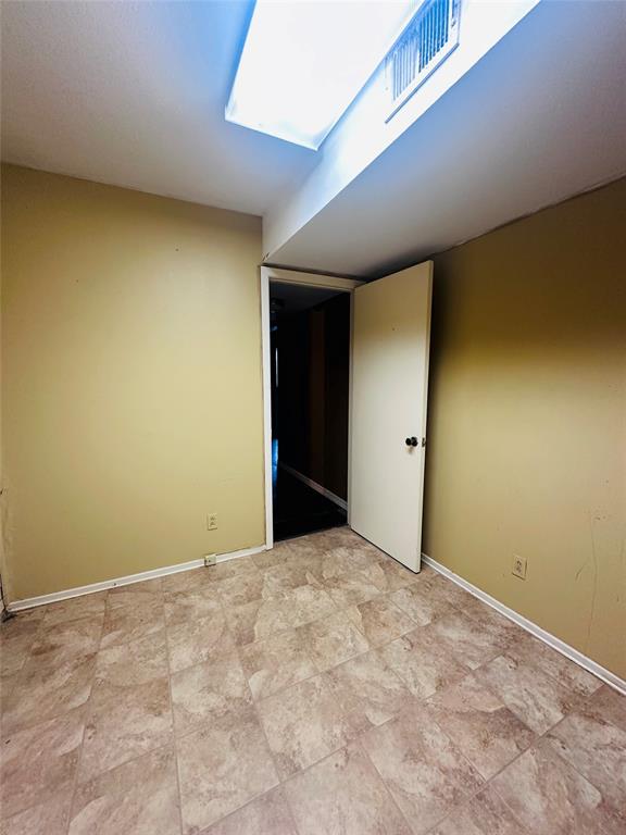 Yancys Southern Hils - Commercial Lease