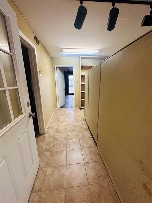 Yancys Southern Hils - Commercial Lease