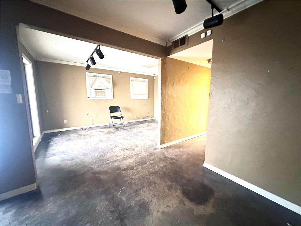 Yancys Southern Hils - Commercial Lease