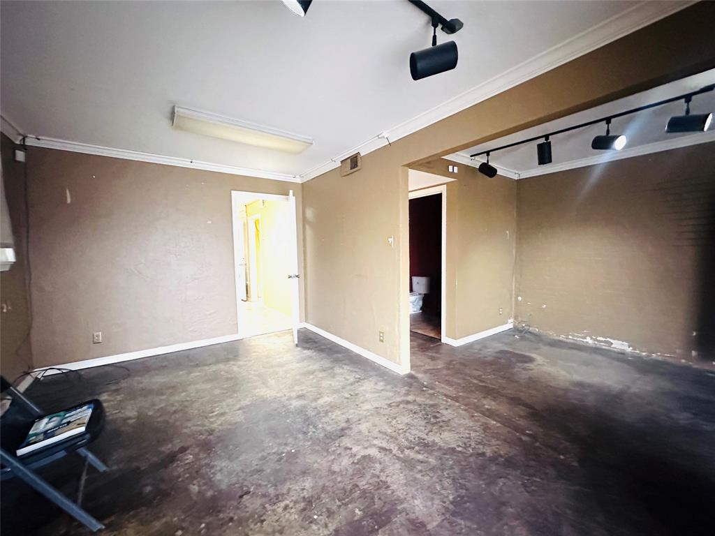 Yancys Southern Hils - Commercial Lease