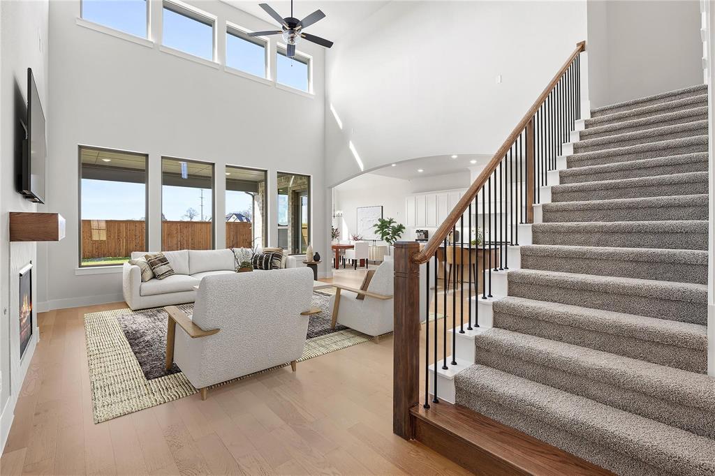 10020 Cresent Drive