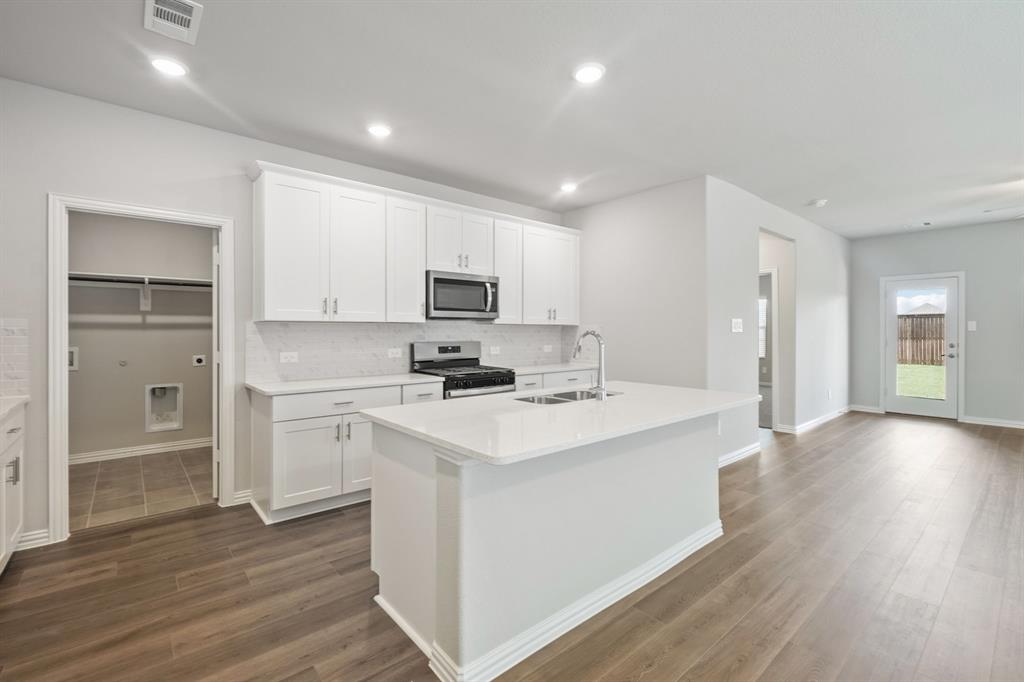 927 Dayflower Court