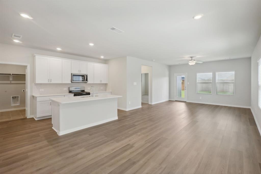 927 Dayflower Court
