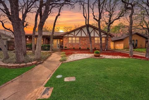 Photo of 5808 Ridge Drive, Arlington, TX 76016 (MLS # 21210306)