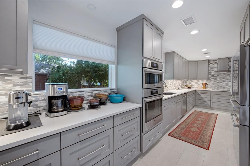 3525 Timberview Road