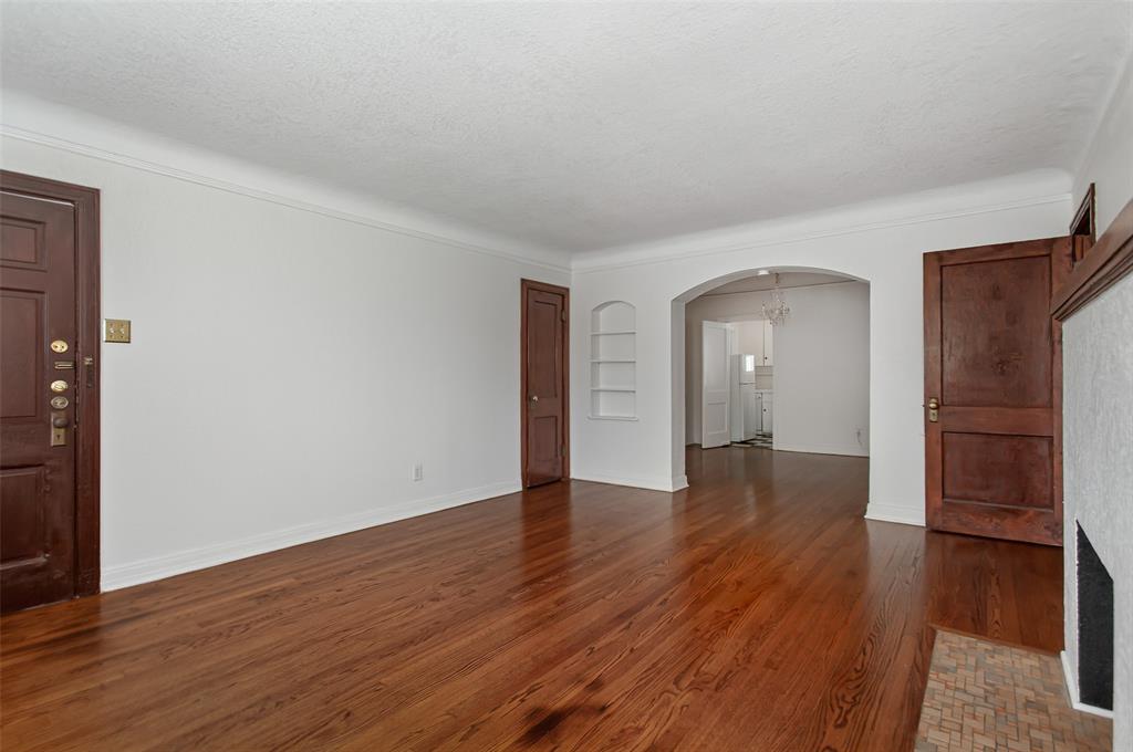 5918 La Vista Drive 3