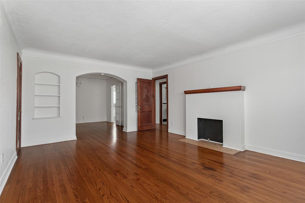 5918 La Vista Drive 3