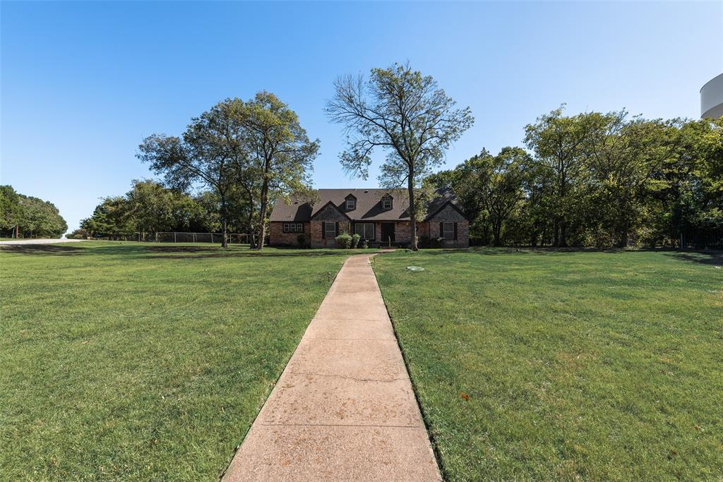 102 S Royal Oak Drive