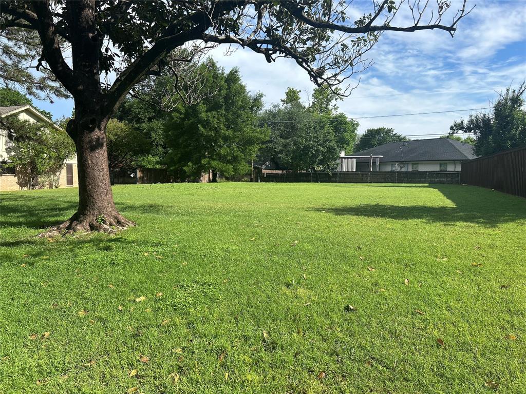 337 Circleview Drive N