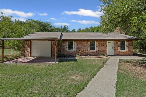 2812 Sky Harbour Drive Granbury TX 76049