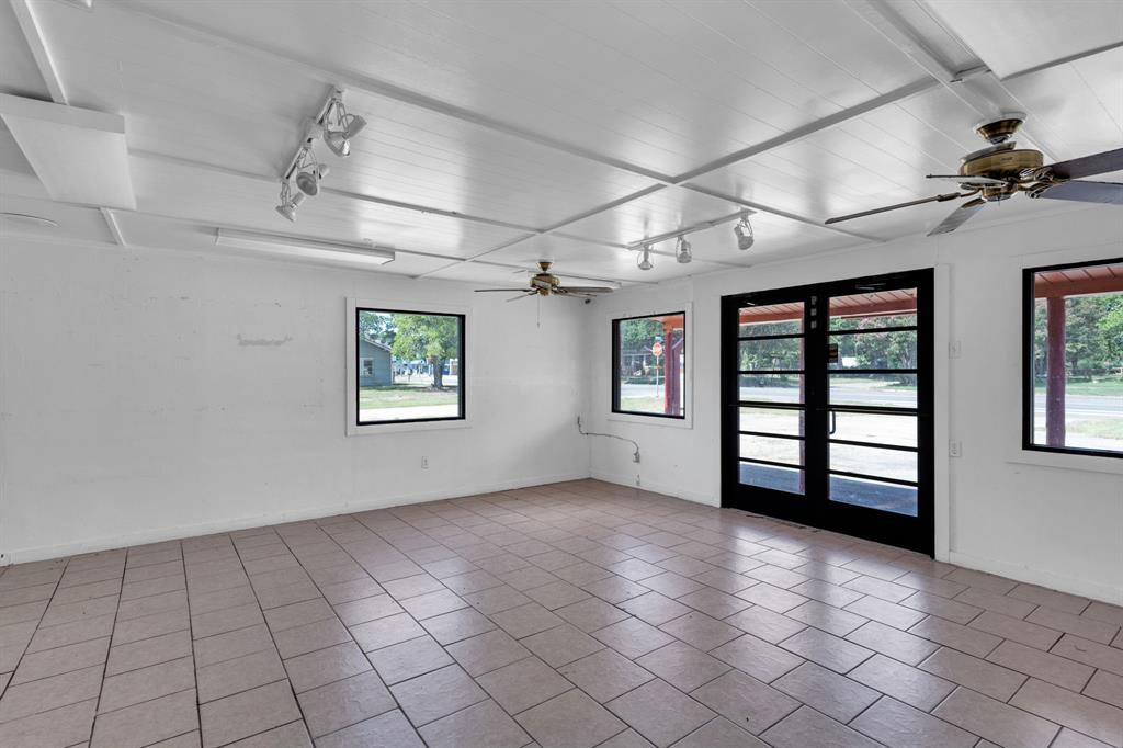 Wortham - Commercial Sale