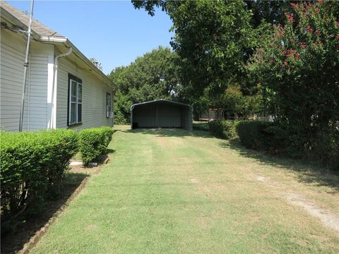 A home in Krum