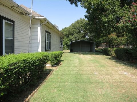 A home in Krum