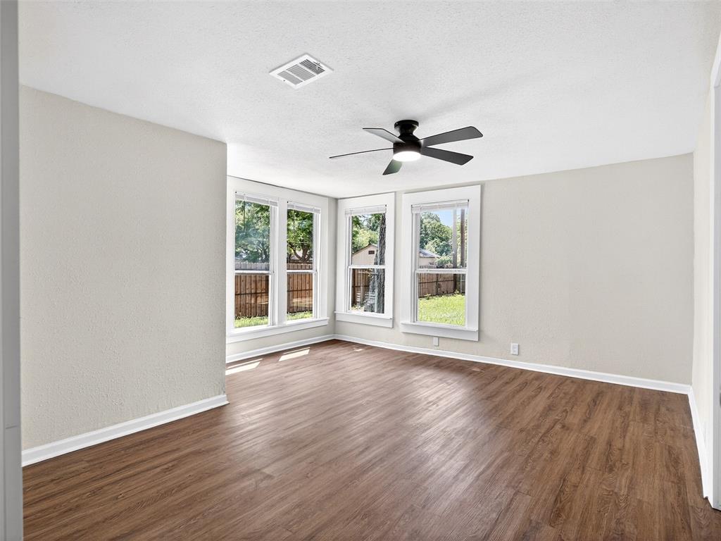 WINNETKA HEIGHTS - Residential