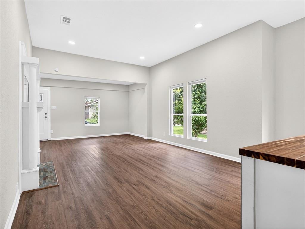 WINNETKA HEIGHTS - Residential