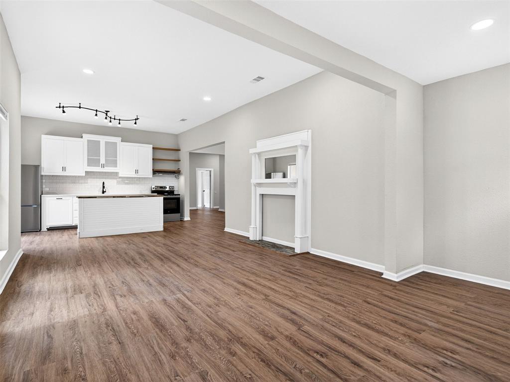 WINNETKA HEIGHTS - Residential