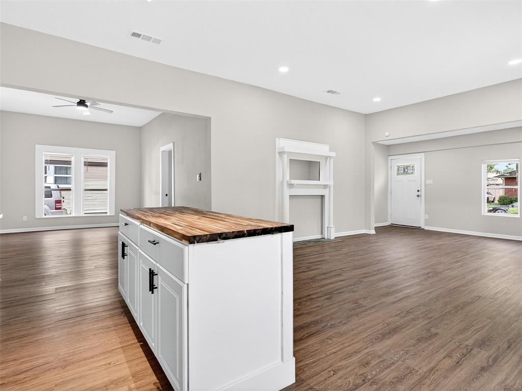 WINNETKA HEIGHTS - Residential
