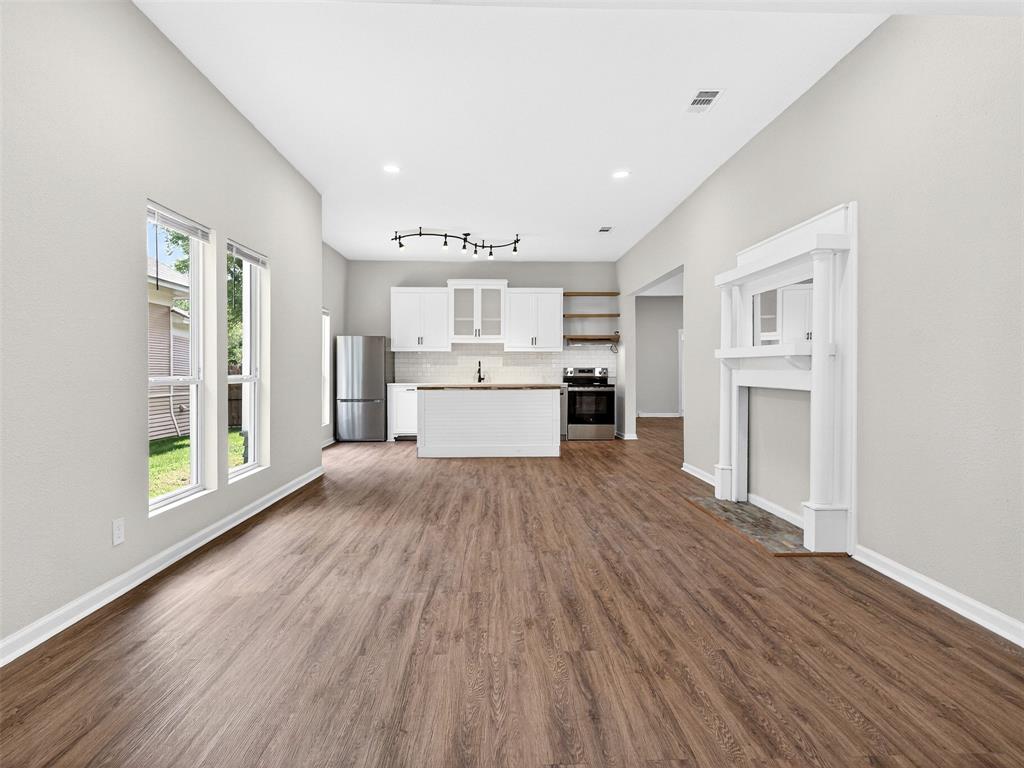 WINNETKA HEIGHTS - Residential