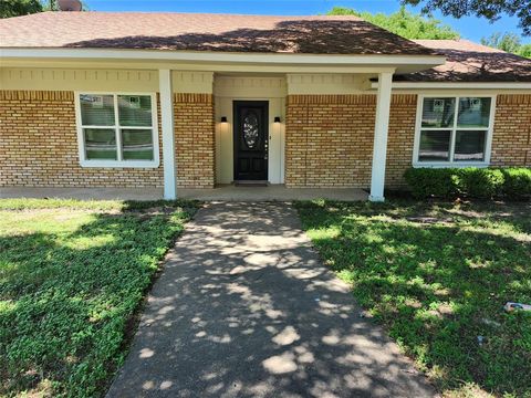 1217 Greenbriar Drive DeSoto TX 75115