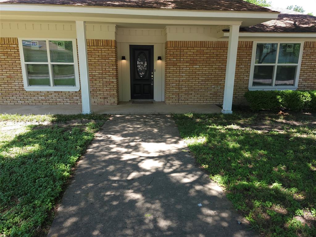 1217 Greenbriar Drive