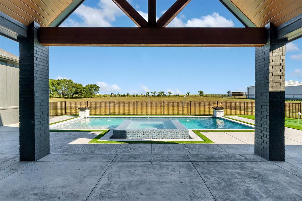 Justin, Texas 76247, United States, 5 Bedrooms Bedrooms, ,3 BathroomsBathrooms,Residential,Contingent,40853