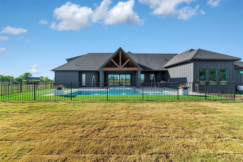 Justin, Texas 76247, United States, 5 Bedrooms Bedrooms, ,3 BathroomsBathrooms,Residential,Contingent,40853