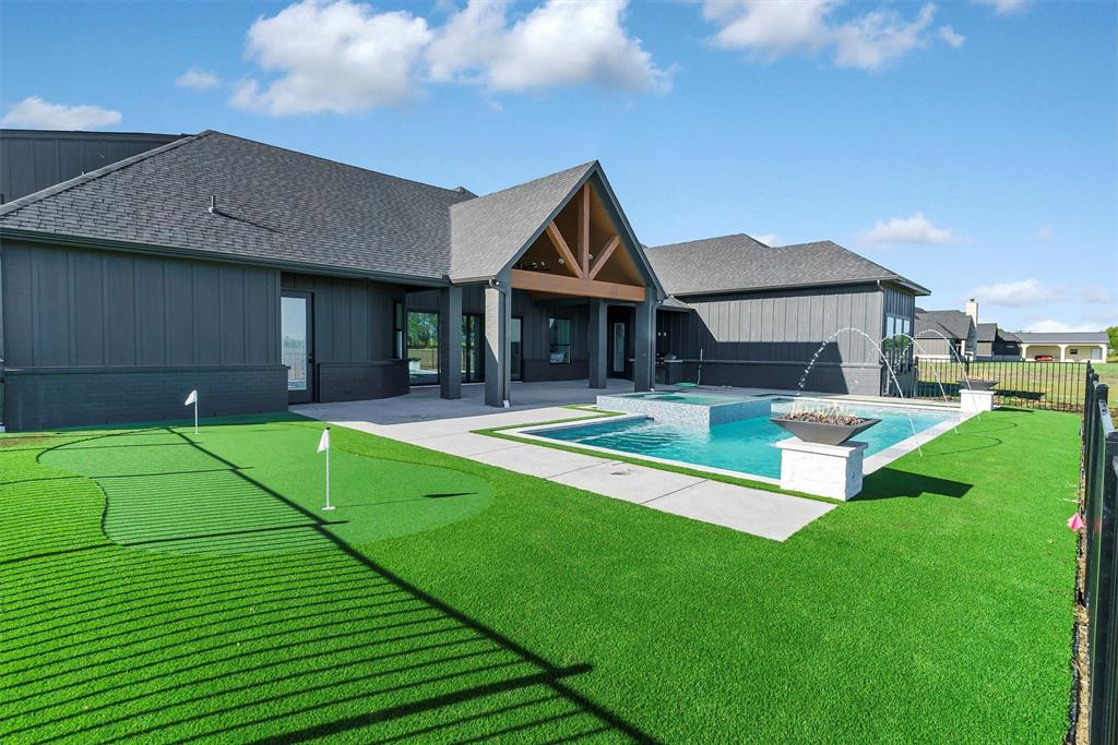 Justin, Texas 76247, United States, 5 Bedrooms Bedrooms, ,3 BathroomsBathrooms,Residential,Contingent,40853