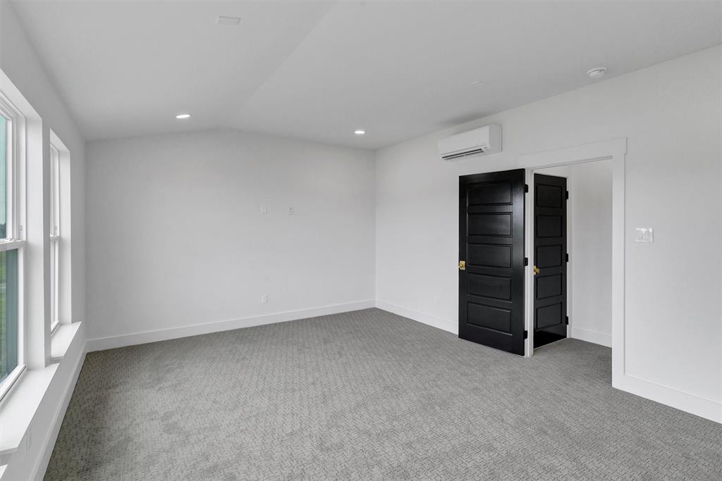 Justin, Texas 76247, United States, 5 Bedrooms Bedrooms, ,3 BathroomsBathrooms,Residential,Contingent,40853