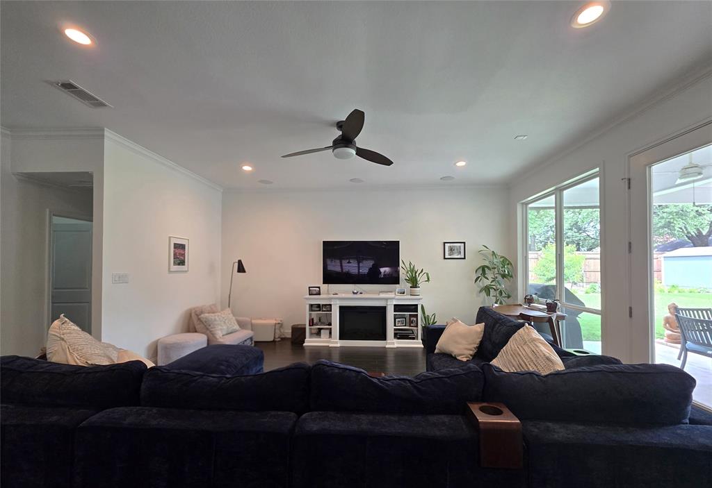 4512 Cloudview Road