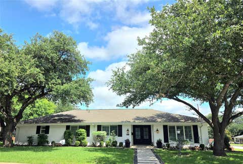 Photo of 4512 Cloudview Road, Fort Worth, TX 76109 (MLS # 21345532)