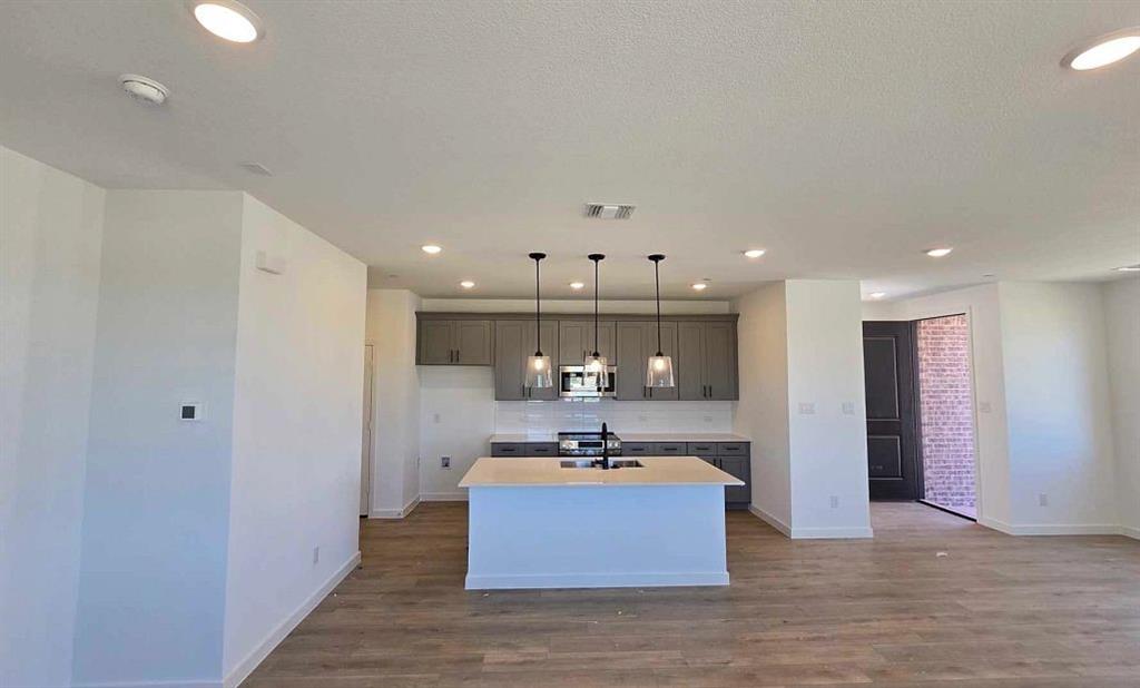 5713 Lakeview Drive