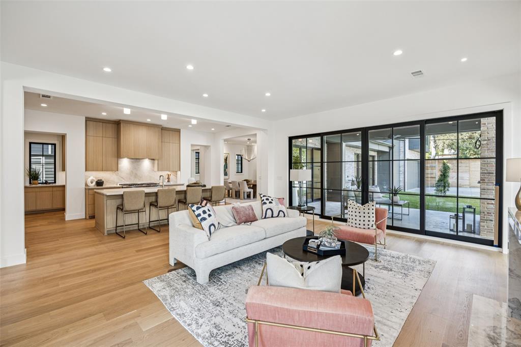 6833 Northridge Drive