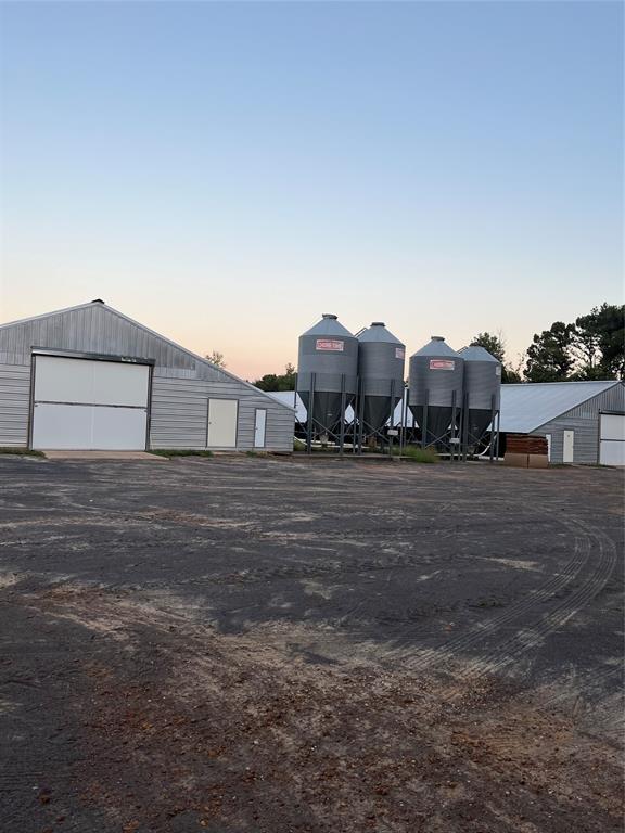 737 County Road 2855