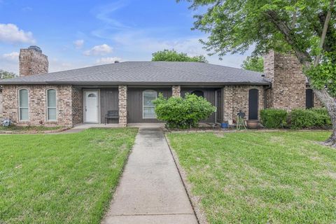 Photo of 5730 Westchase Drive, North Richland Hills, TX 76180 (MLS # 21225584)