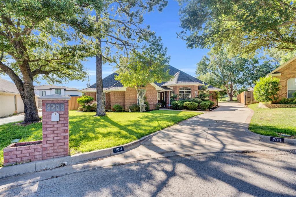 7011 Hunter Cove Drive