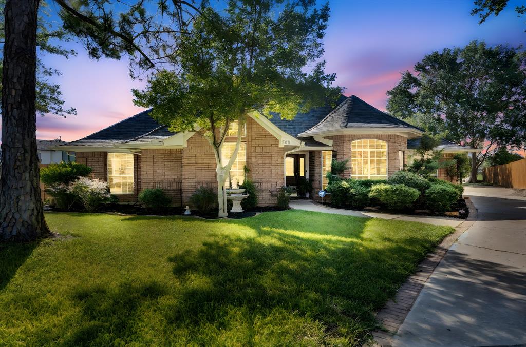 7011 Hunter Cove Drive