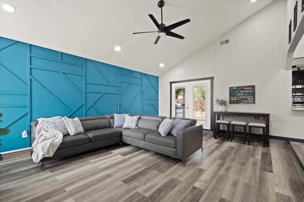 104 San Medina Lane