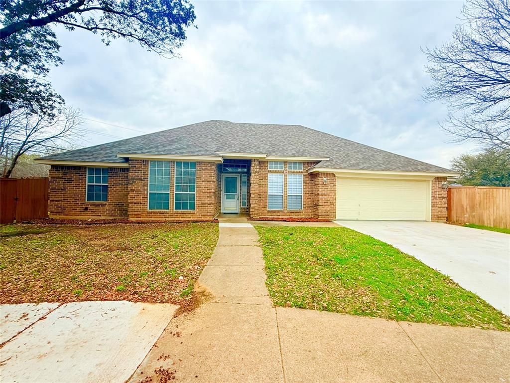 Photo of 2201 Greendale Court, Bedford, TX 76022 (MLS # 21200535)