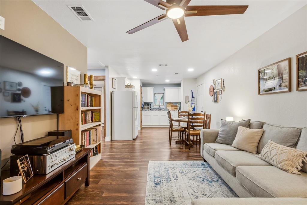 1428 S Austin Street