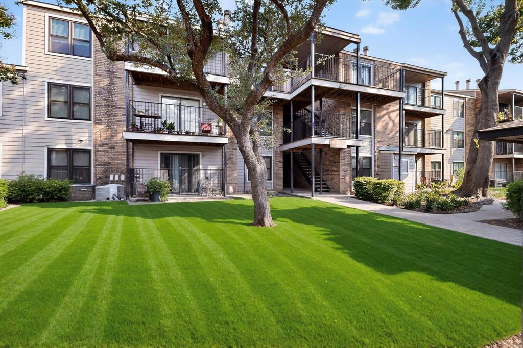Oakhollow Condo - Residential