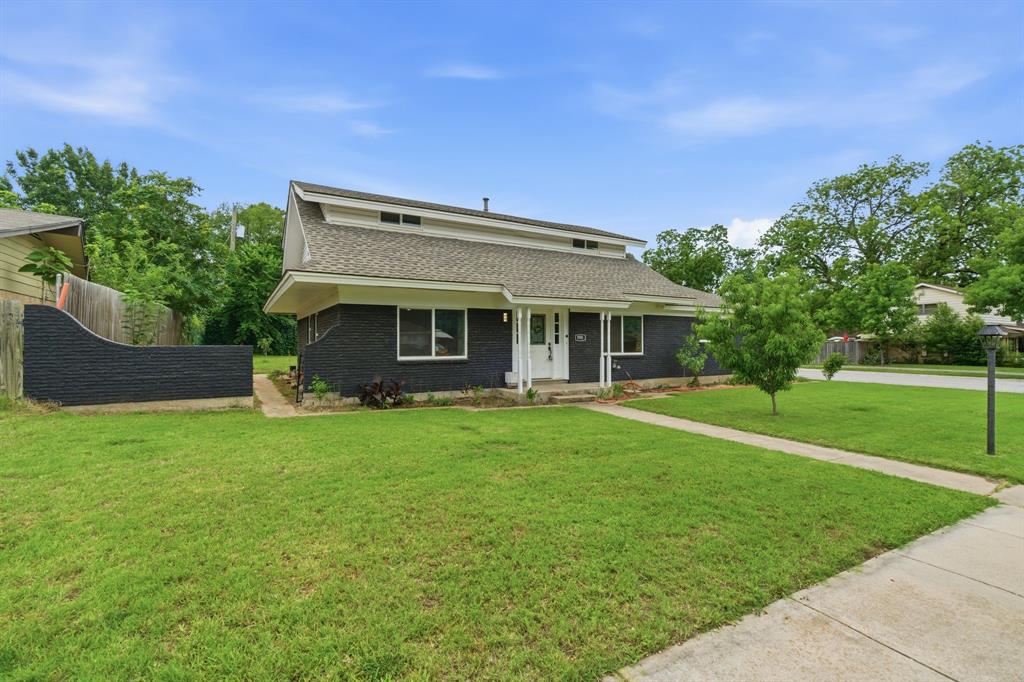 1900 Charleston Drive