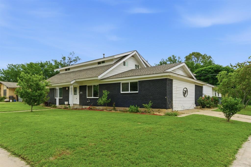 1900 Charleston Drive