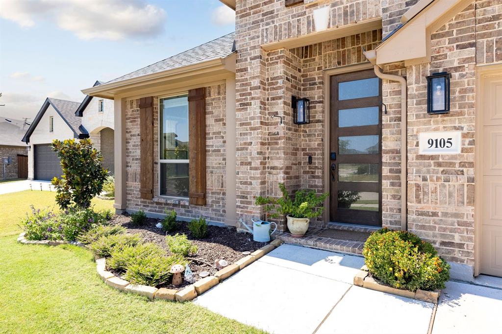 9105 Desert Flora Drive